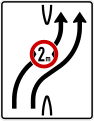 505-21 Überleitungstafel; Darstellung ohne Gegenverkehr und mit integriertem Zeichen 264 StVO außerhalb der Autobahn: zweistreifig nach rechts