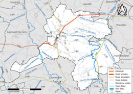 Carte en couleur présentant le réseau hydrographique de la commune