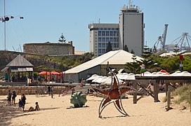 'Bathers Beach', 'Round House' en gebouw 'Port Authority'