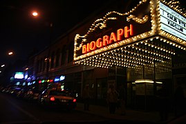 Le Biograph Theater de nuit.