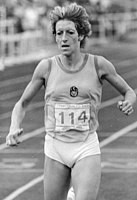 Ulrike Bruns, frühere Ulrike Klapezynski, 1976 Olympiadritte und 1986 EM-Dritte über 10.000 Meter, kam hier nicht ins Ziel, nach dem sie vier Tage zuvor Bronze über 3000 Meter errungen hatte