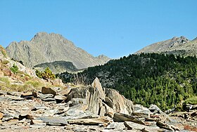 Vue depuis l'étang de Lanoux.