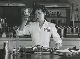 A nutrition researcher considers canned peas. Consumer Reports - product testing - brine test for canned peas (cropped).jpg
