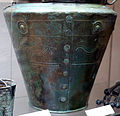 Cultura di golasecca II B, situla con coperchio, bronzo, dalla tomba del lazzaretto, 510-490 ac ca. 03.JPG