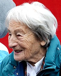 Dana Zátopková – später unter anderem als Olympiasiegerin von 1952 äußerst erfolgreich – kam hier auf den siebten Platz; Foto von 2014