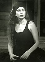 Lenka Pichlíková jako Máša v inscenaci Čechovova Racka v Theatre West (Fort Worth, Texas).