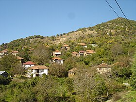 Поглед на селото и Илински Врв