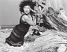 Майя Дерен из кадра фильма «На суше» (1944) .jpg