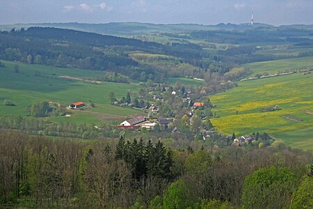 Sud-ouest du village, depuis la tour de guet sur Strážný vrch.