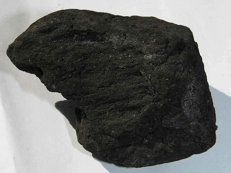 File:Mineral Lignito GDFL028.jpg