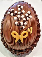 A chocolate Easter egg Osterei Verzierung, March 2010.jpg