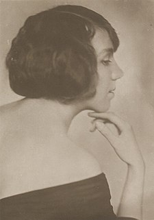 Lyda Salmonova na fotografii Rudolfa Dührkoopa
