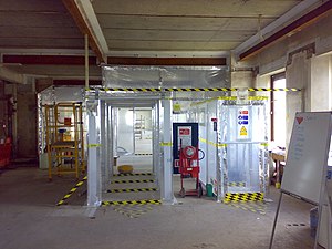 English: This is a typical asbestos enclosure ...