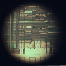 Upper interconnect layers on an Intel 80486DX2 microprocessor die 80486DX2 200x.png