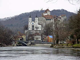 Blick auf Aarburg von der Aare