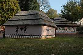 Casas con pinturas murales.