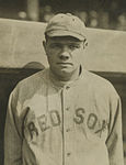 Babe Ruth i en Boston Red Sox-keps utan logotyp cirka 1916.