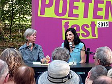 Dana Grigorcea (r.) mit der Literaturkritikerin Verena Auffermann beim Erlanger Poetenfest 2015.