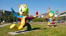 Ede, les sculptures de l'artiste Juan Ripolles devant la mairie