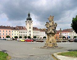 Komenského náměstí s radnicí