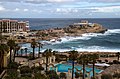 Dragonara Casino widziane z Hotelu Hilton na Malcie. Na Malcie jest rozwinięty przemysł hazardowy.