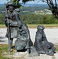 Pilgergruppe auf dem Parkplatz auf dem Hohenberg