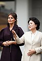 Kim Jung-sook et Melania Trump en 2017 à la Maison Bleue.