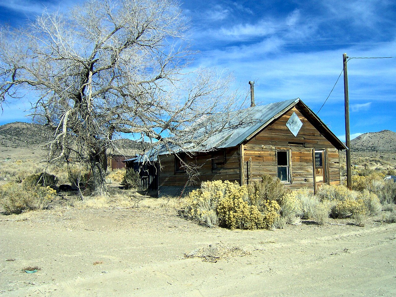 http://upload.wikimedia.org/wikipedia/commons/thumb/2/2b/Lida,_Nevada.jpg/1280px-Lida,_Nevada.jpg