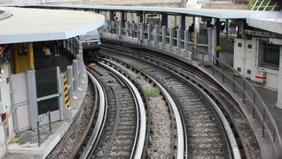 Файл: Métro de Paris, станция Bastille, ligne 1 02 stableisé.ogv