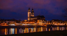 Magdeburger Dom und Magdeburger Elbe.jpg