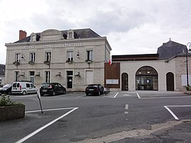 The town hall in Naintré