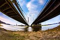 Straßen- und Eisenbahnbrücke verlaufen parallel zueinander