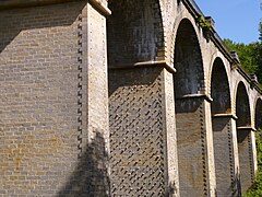 Pont Tatal, ouvrage d'art du XIXe siècle réalisé en pierres de taille.