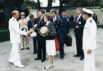 President Reagan and Nancy Reagan in 1987--the military aide at right-center is carrying the nuclear football Reagans and Nuclear Football in Venice.jpg