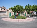 Rond-point de la fraise à Velleron, entre Carpentras et Pernes