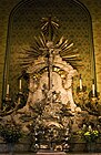 Altar lateral on la Relíquia de la Santa Sang és venerada i custodiada