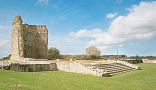 Sanctuaire des Coriosolites dit "temple de Mars" à Corseul. C'est le vestige gallo-romain le plus haut de Bretagne.