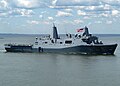 L'USS San Antonio dans le port de New York durant une parade navale (24 mai 2006).