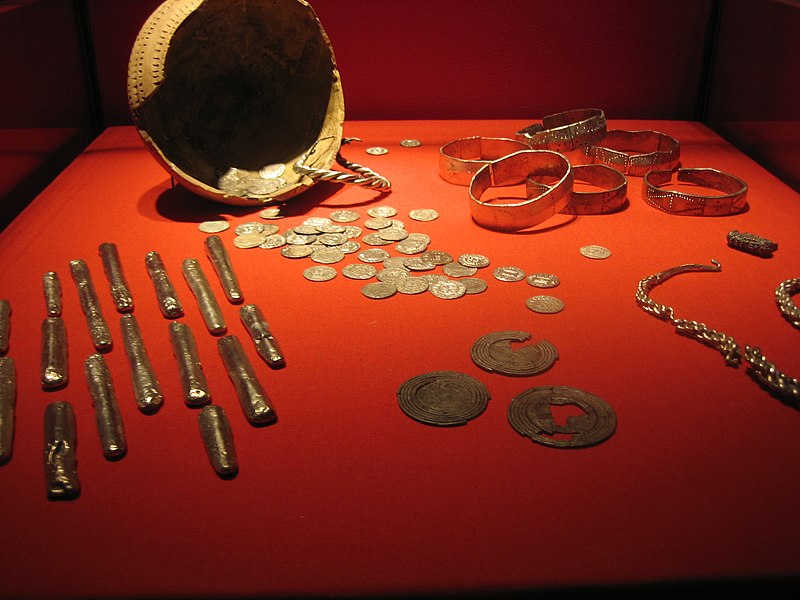 File:Viking treasure (Leiden).jpg