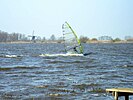 Windsurfer, op de achtergrond het Doris Mooltsje