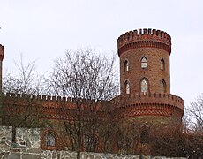 Vista de una torre en invierno