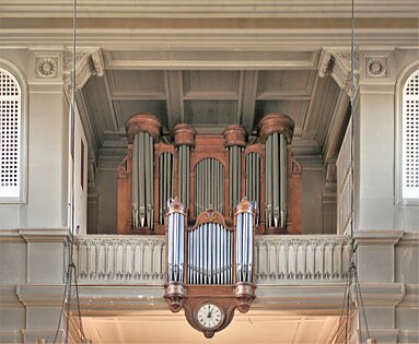 L'orgue avant la suppression des grilles latérales.