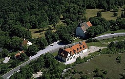 Östergarns kyrka och skola.