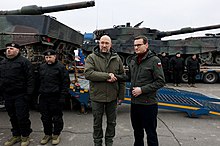 Tanks given by Poland to Ukraine and Prime ministers of both countries Denis Shmigal' ta Mateush Moravets'kii zustrili v Ukrayini pershi tanki Leopard 2, nadani Pol'shcheiu 01.jpg