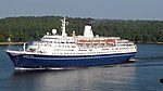 Photographie en couleurs du navire de croisière Marco Polo à Vaxholm en juin 2011.