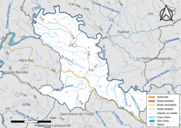 Carte en couleur présentant le réseau hydrographique de la commune