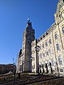 Drapeau du Québec en berne sur l'Assemblée nationale, le 13 mai 2020, en mémoire des victimes de la Covid-19