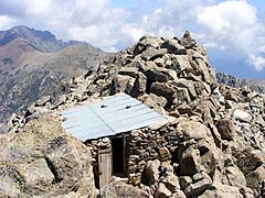 Refugio en la cumbre del monte Rotondo