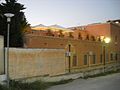 Cantieri Culturali della Zisa di Palermo: Institut français de Palerme, terrasse vue du parc automobil