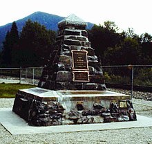 Memorial to the "last spike" in Craigellachie Craigellachie (Gedenkstein).jpg